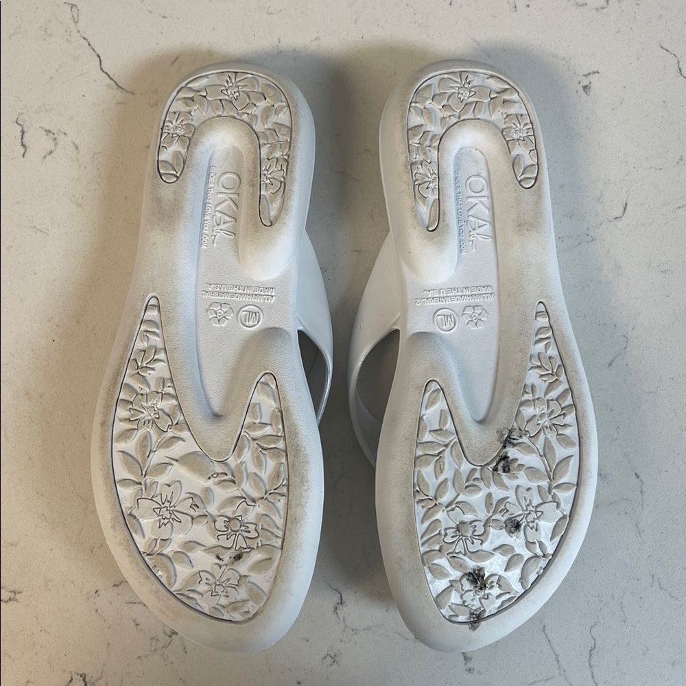 OKA B. White Theresa Sea Turtle Flip Flops Size M/L 8.5-9.5 - Picture 11 of 17